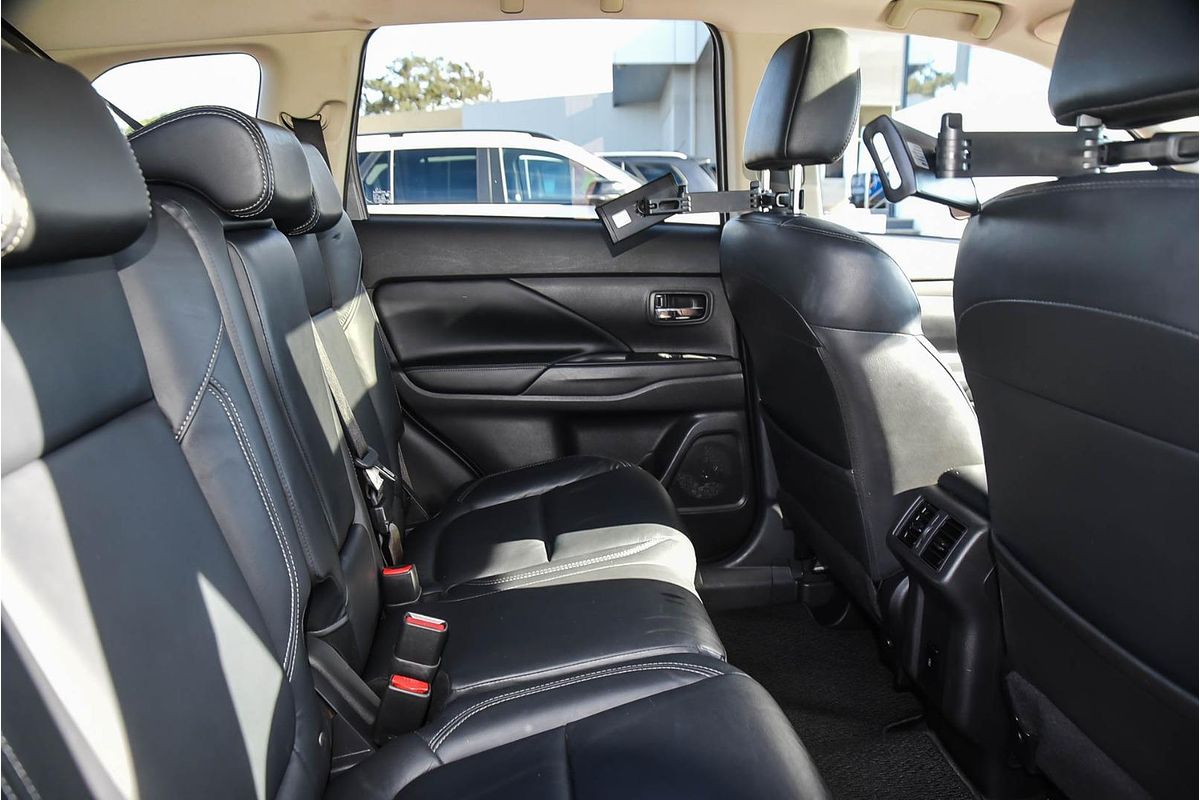 2020 Mitsubishi Outlander Exceed ZL