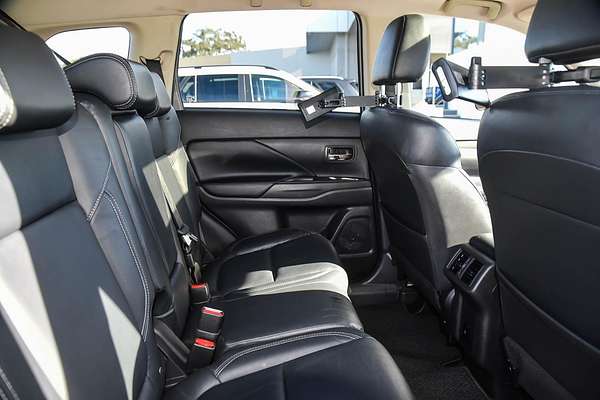 2020 Mitsubishi Outlander Exceed ZL
