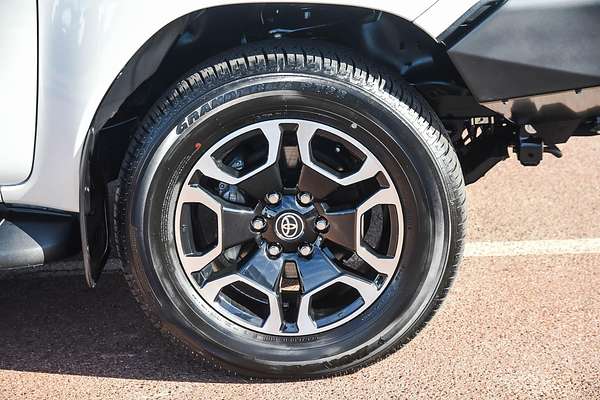 2024 Toyota Hilux SR5 48V GUN126R 4X4