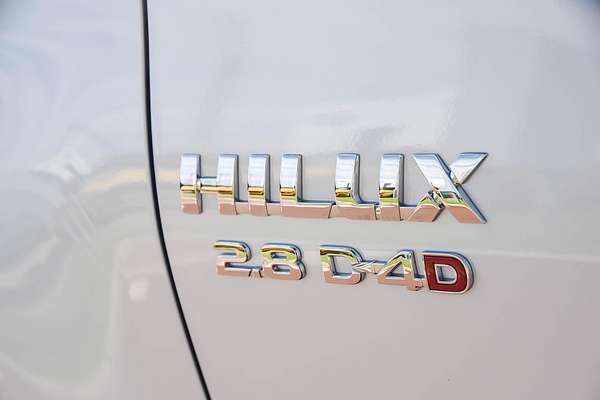 2024 Toyota Hilux SR5 48V GUN126R 4X4