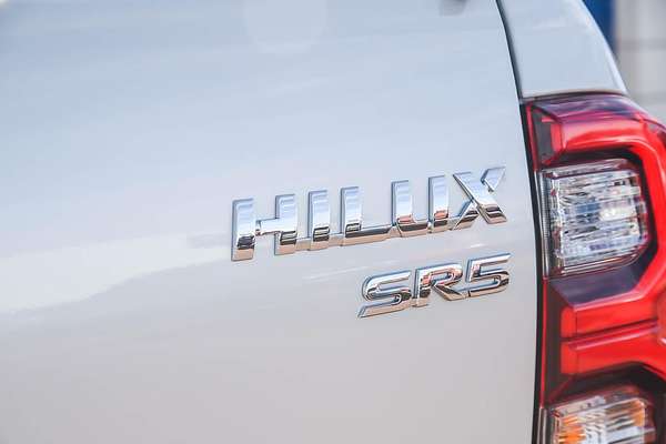 2024 Toyota Hilux SR5 48V GUN126R 4X4