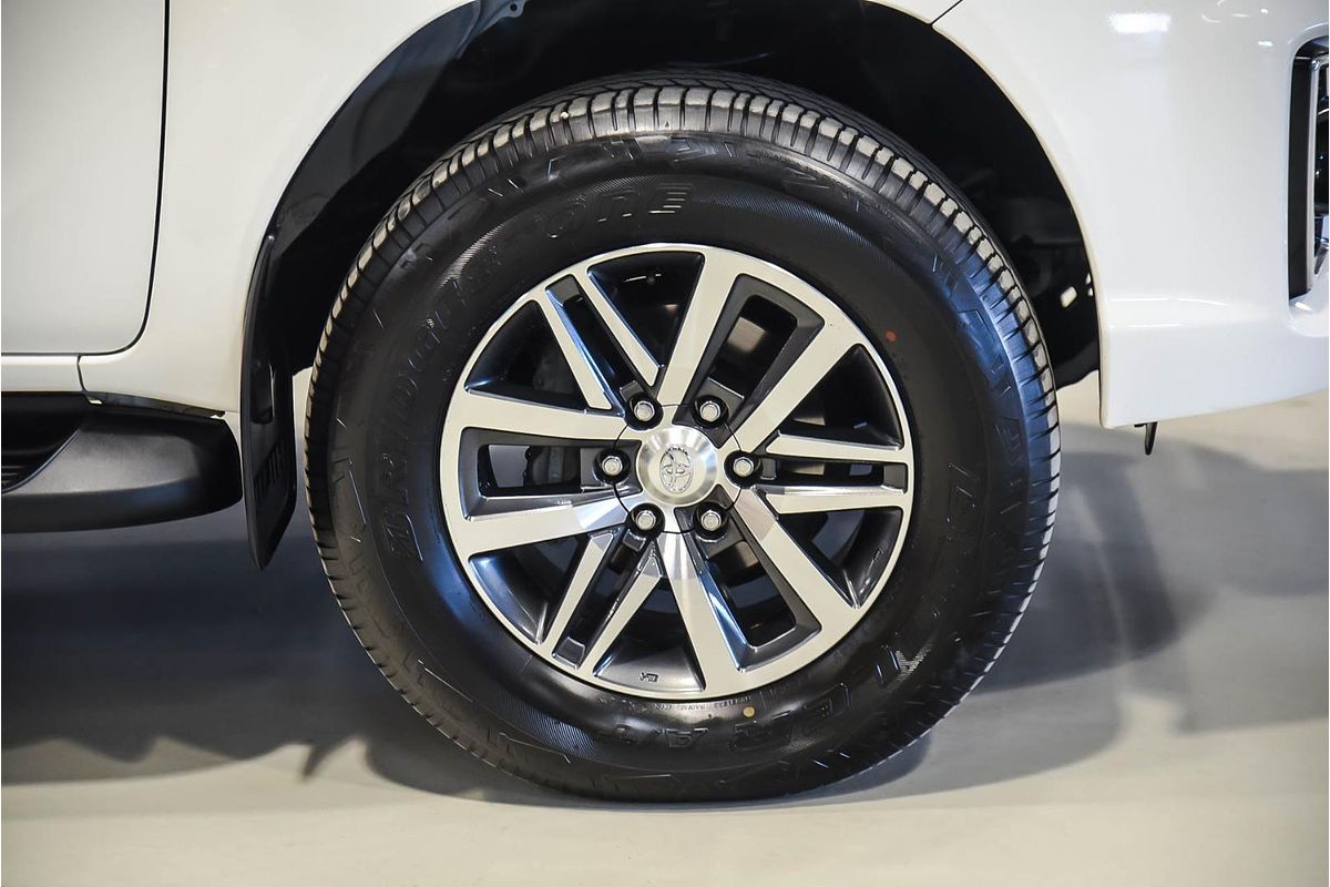 2019 Toyota Hilux SR5 GUN126R 4X4