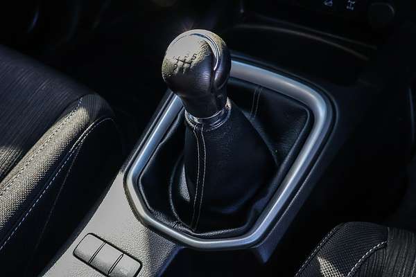 2020 Toyota Hilux SR5 GUN126R 4X4