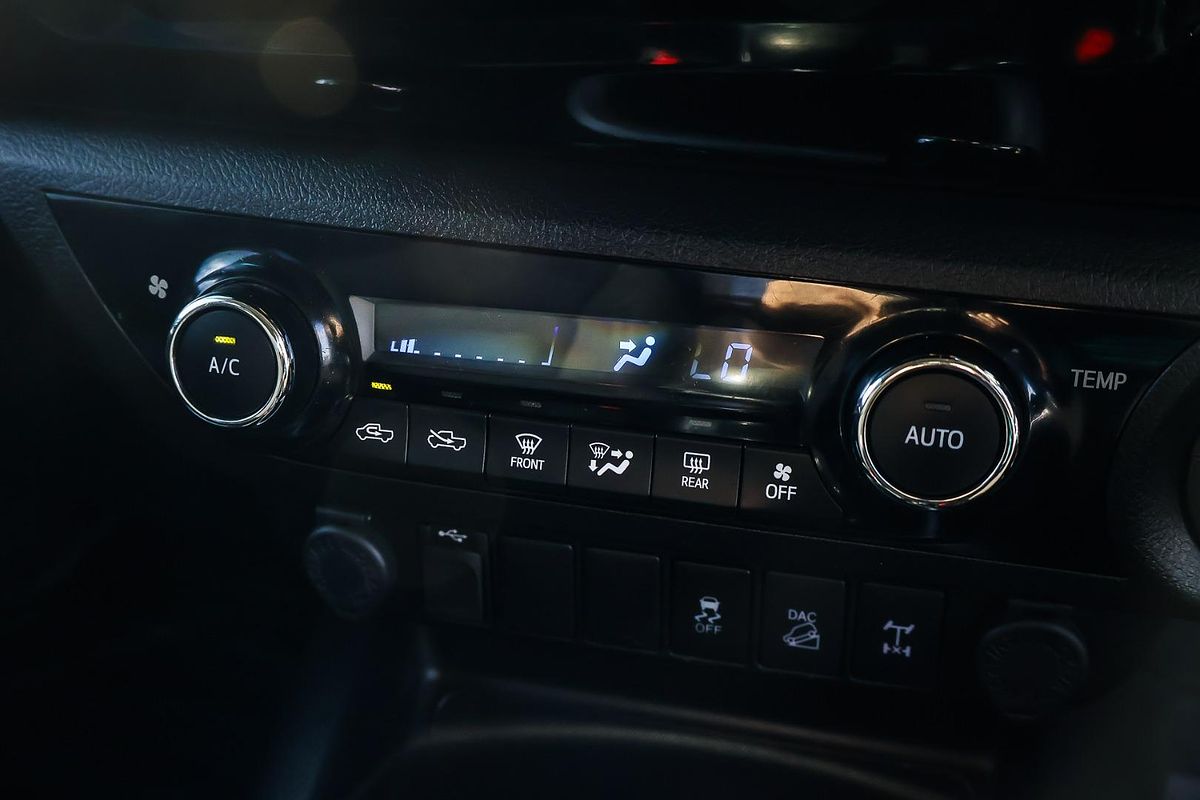 2020 Toyota Hilux SR5 GUN126R 4X4