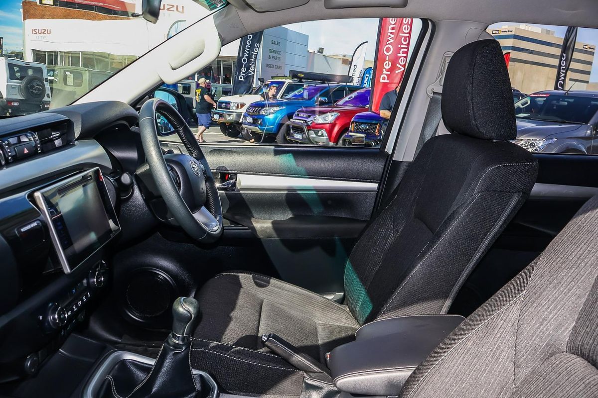2020 Toyota Hilux SR5 GUN126R 4X4