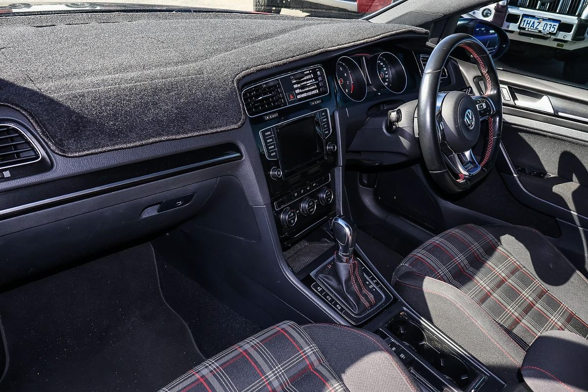 2015 Volkswagen Golf GTI 7