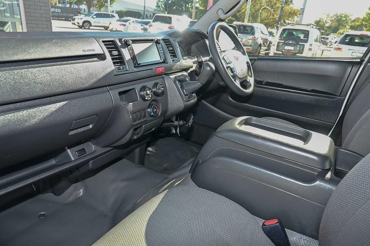 2018 Toyota Hiace TRH201R LWB