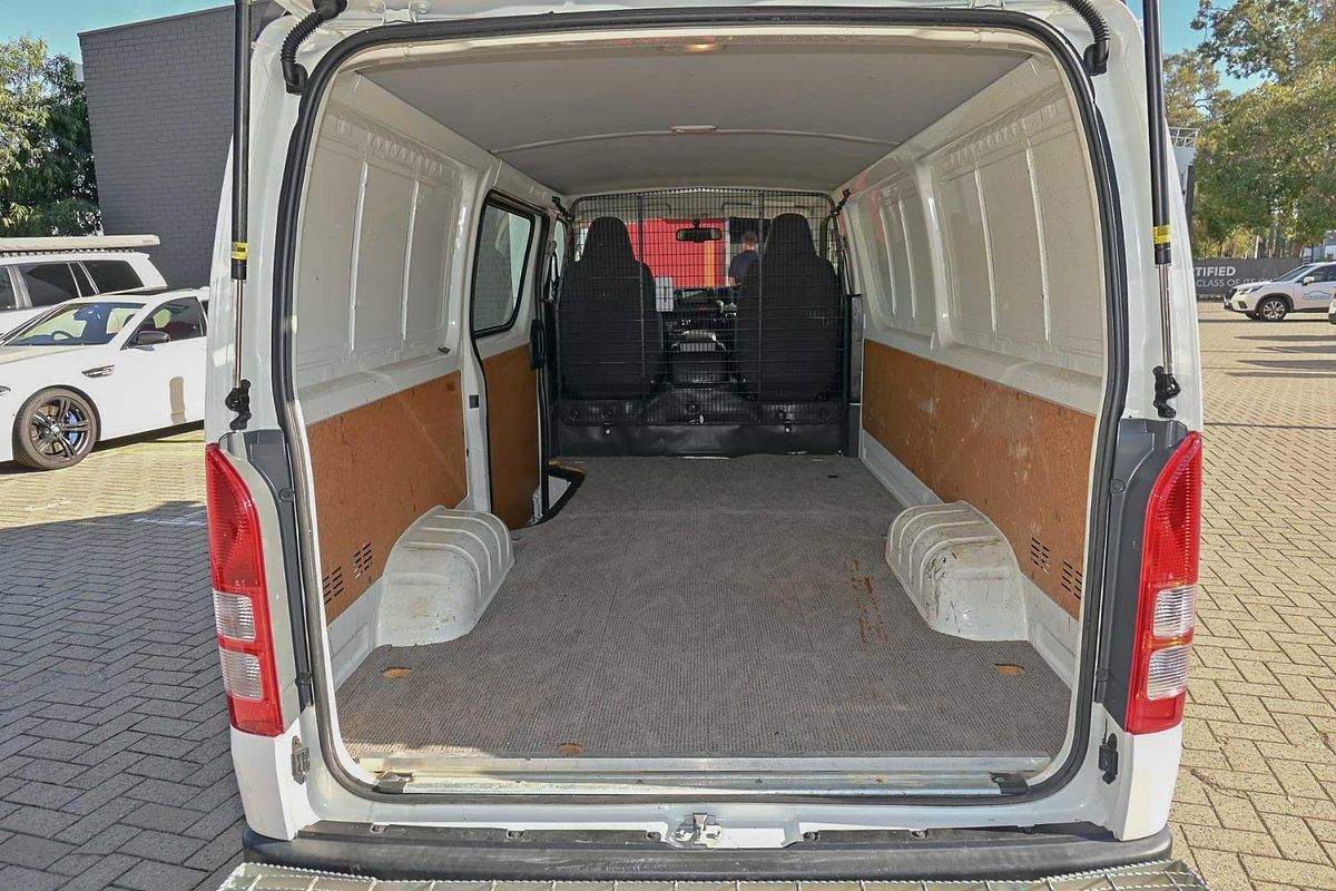 2018 Toyota Hiace TRH201R LWB