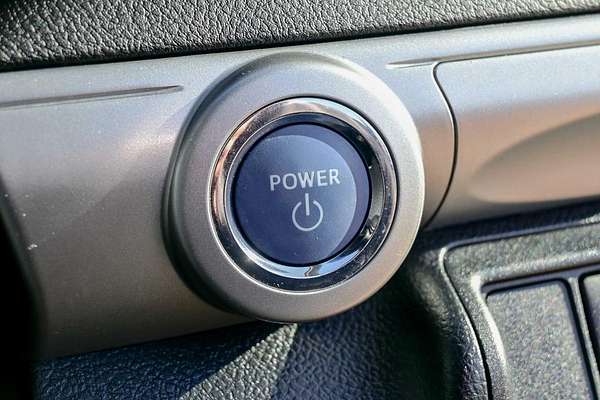 2017 Toyota Camry Altise AVV50R