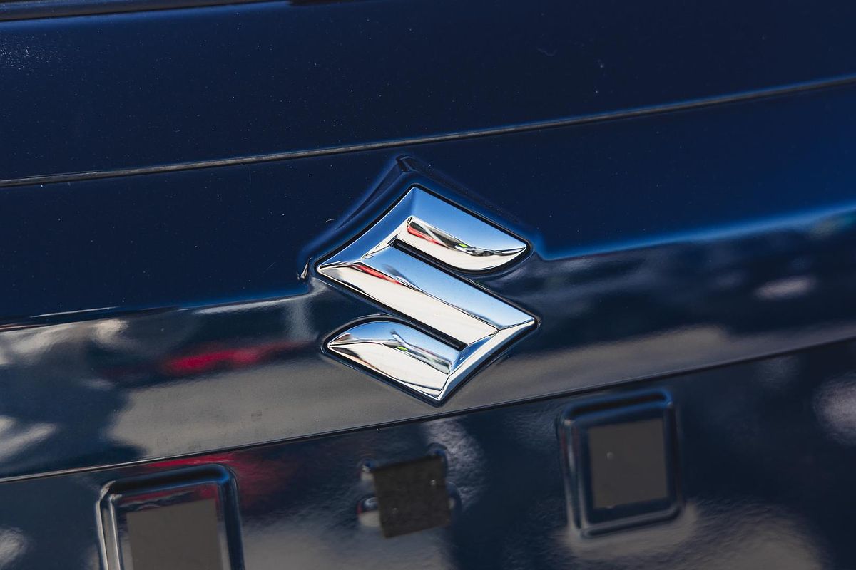 2024 Suzuki Vitara Shadow LY Series II