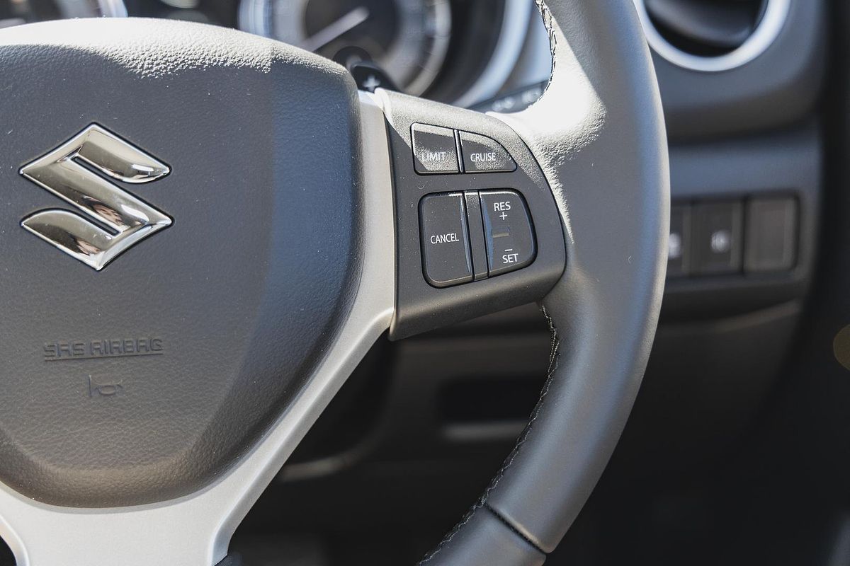 2024 Suzuki Vitara Shadow LY Series II