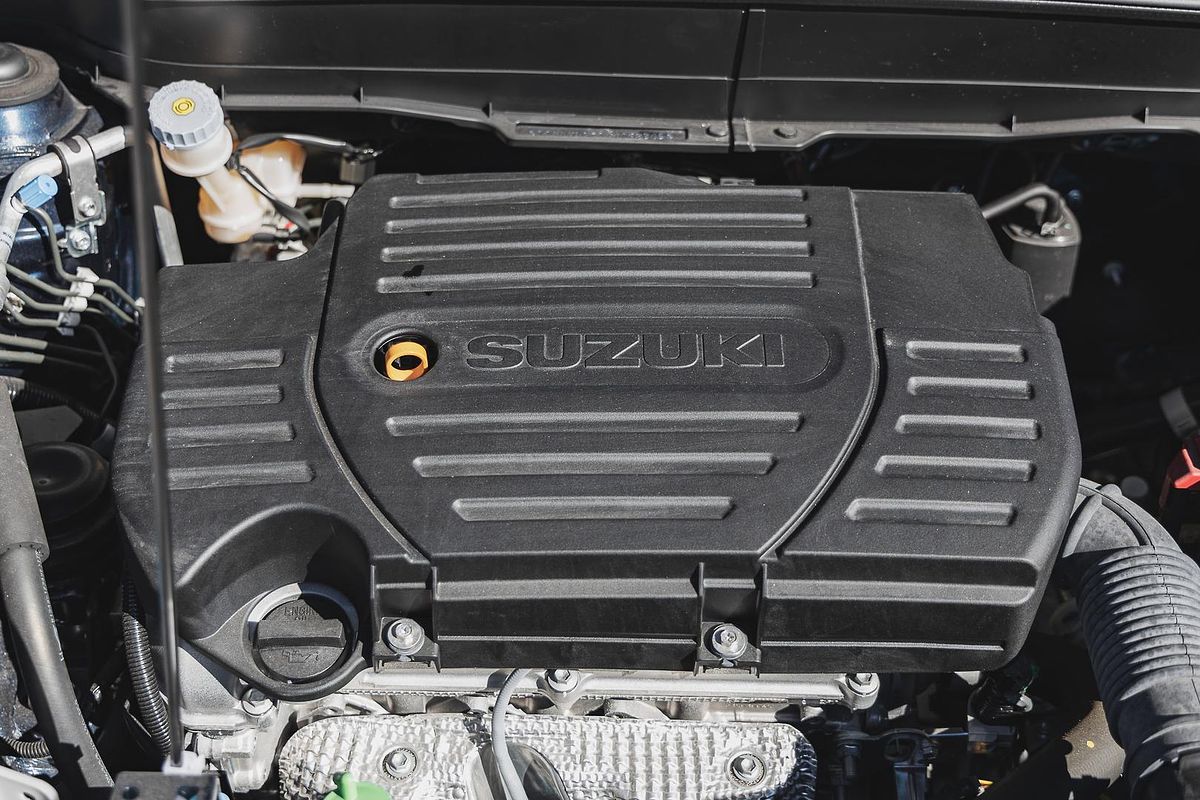 2024 Suzuki Vitara Shadow LY Series II