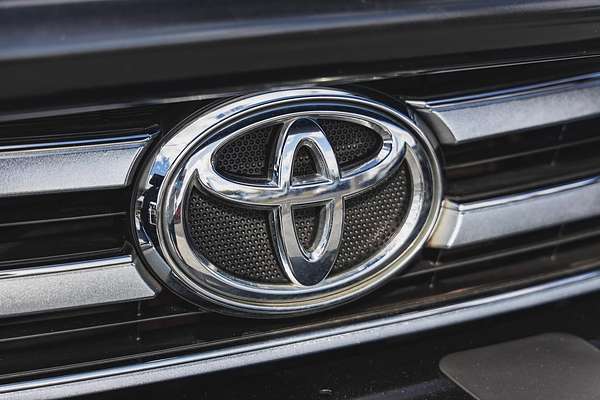 2015 Toyota Hilux SR5 GUN126R 4X4