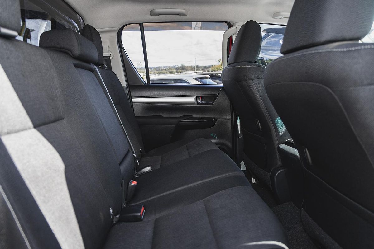 2015 Toyota Hilux SR5 GUN126R 4X4