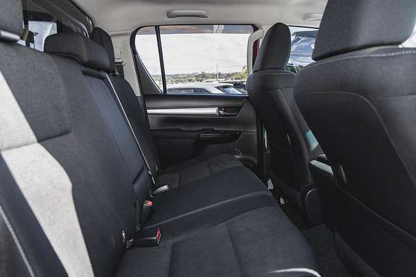 2015 Toyota Hilux SR5 GUN126R 4X4