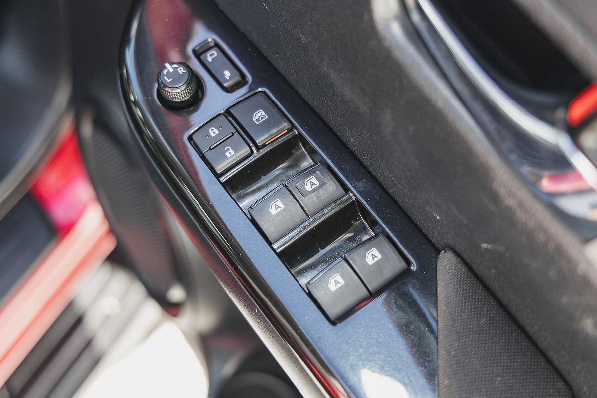 2015 Toyota Hilux SR5 GUN126R 4X4