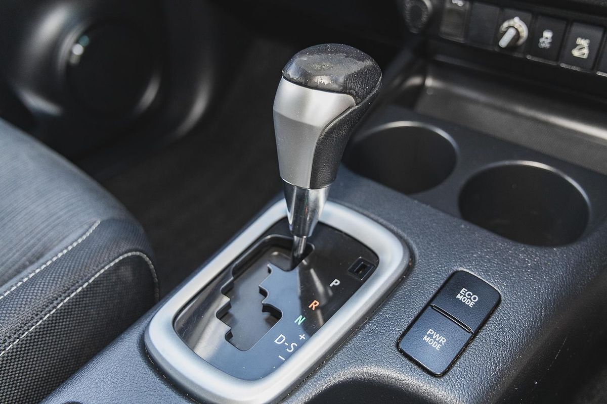 2015 Toyota Hilux SR5 GUN126R 4X4