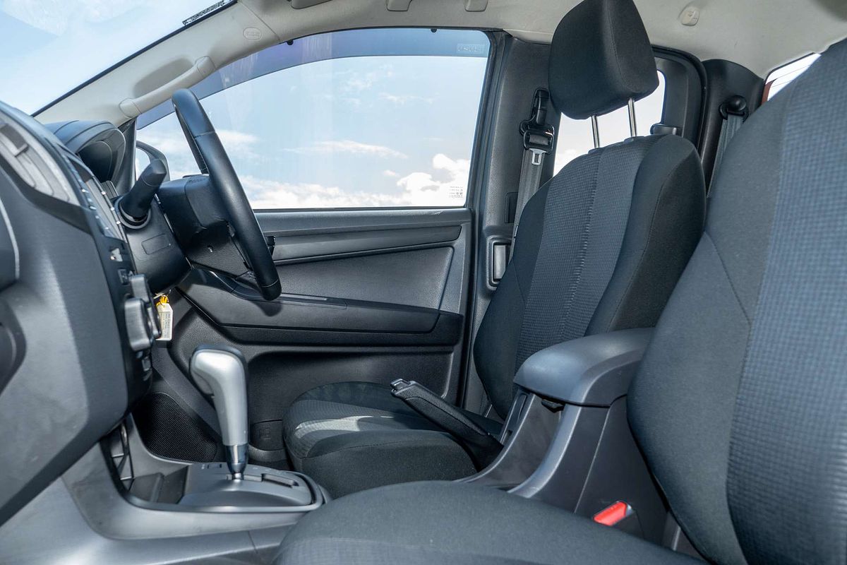 2019 Isuzu D-MAX SX High Ride Rear Wheel Drive