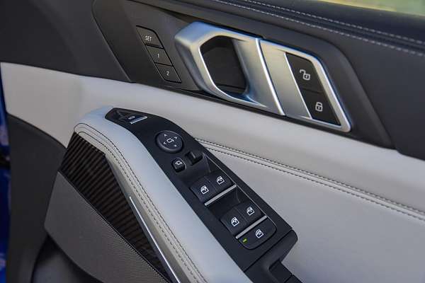 2024 BMW X5 M60i G05 LCI