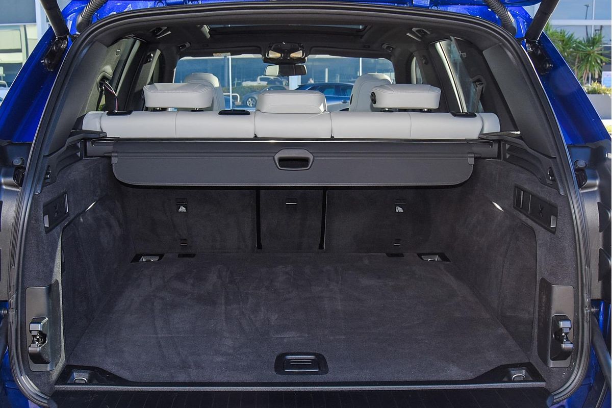 2024 BMW X5 M60i G05 LCI