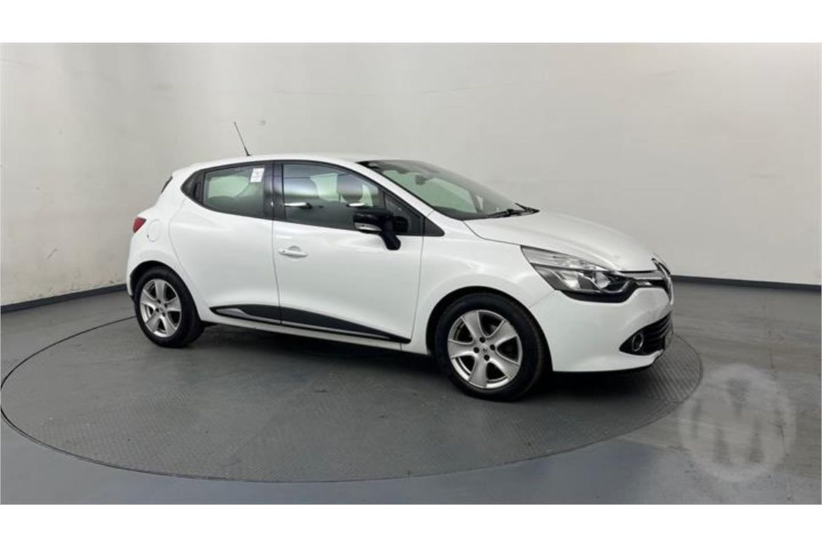 2015 Renault Clio Expression IV B98