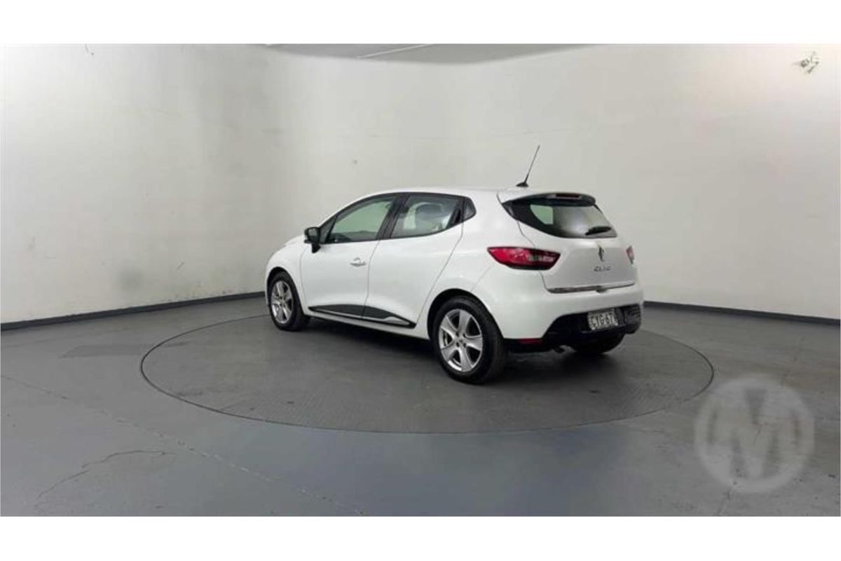 2015 Renault Clio Expression IV B98
