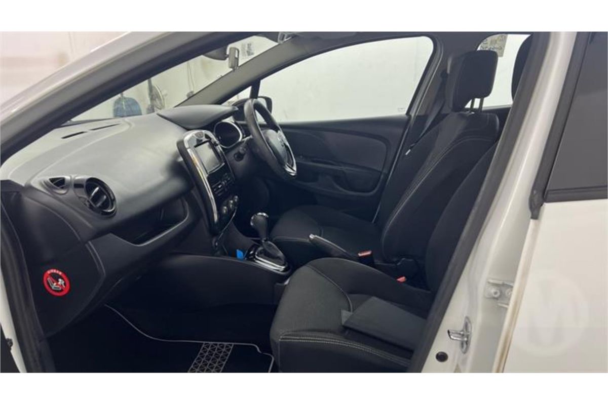 2015 Renault Clio Expression IV B98