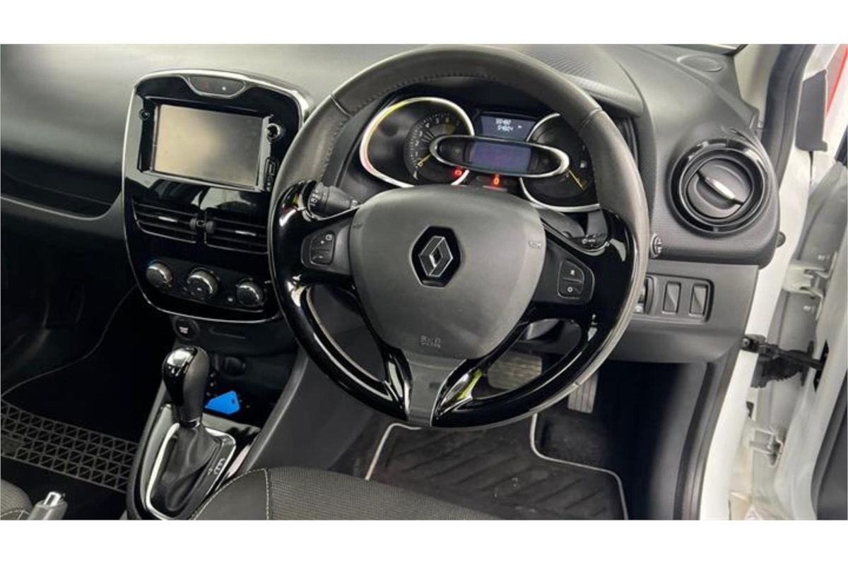 2015 Renault Clio Expression IV B98