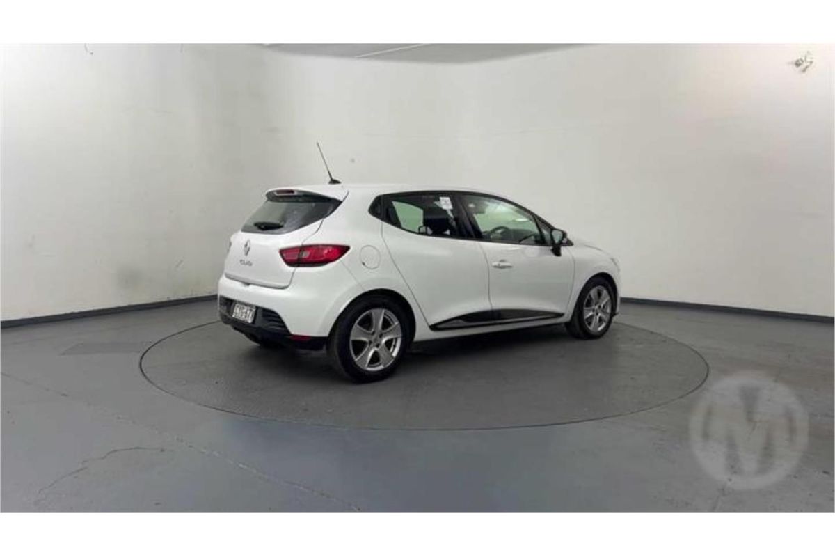 2015 Renault Clio Expression IV B98