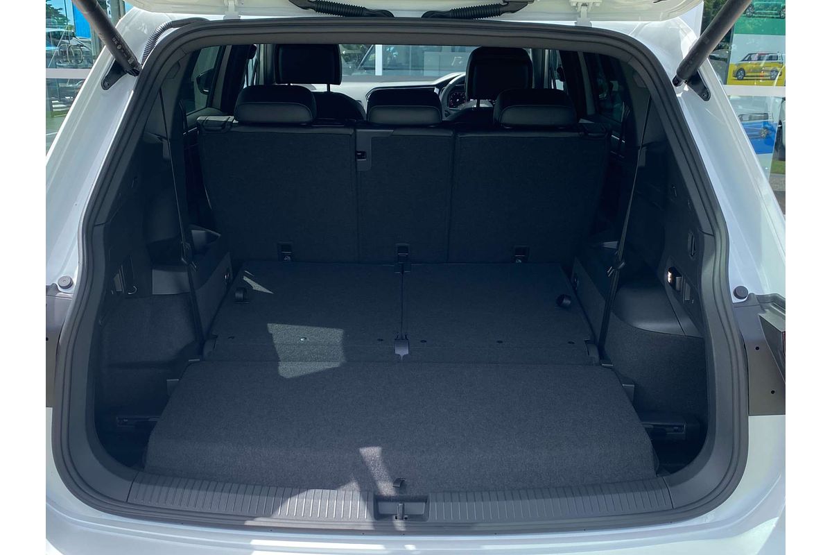 2024 Volkswagen Tiguan Wolfsburg Edition Allspace 5N