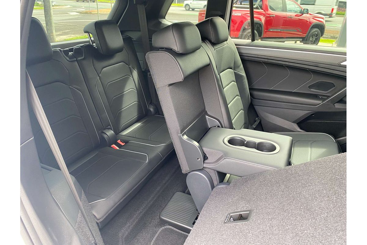2024 Volkswagen Tiguan Wolfsburg Edition Allspace 5N