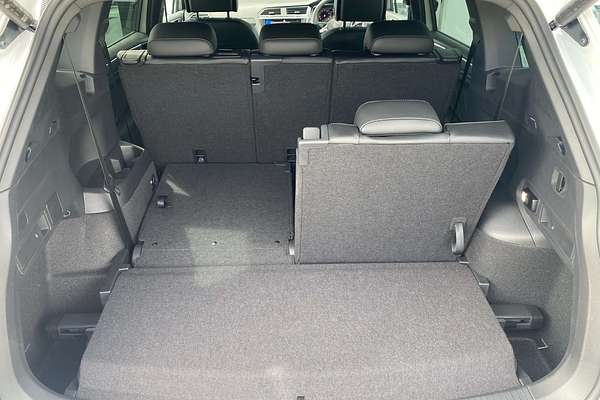 2024 Volkswagen Tiguan Wolfsburg Edition Allspace 5N