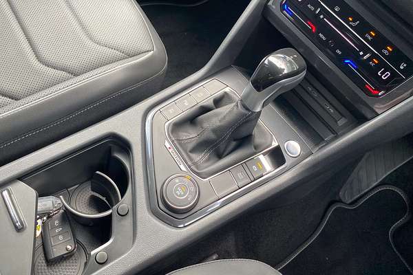 2024 Volkswagen Tiguan Wolfsburg Edition Allspace 5N