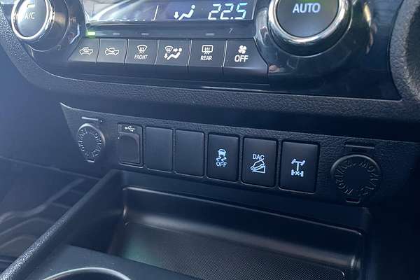2017 Toyota Hilux SR5 GUN126R 4X4
