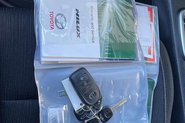2017 Toyota Hilux SR5 GUN126R 4X4