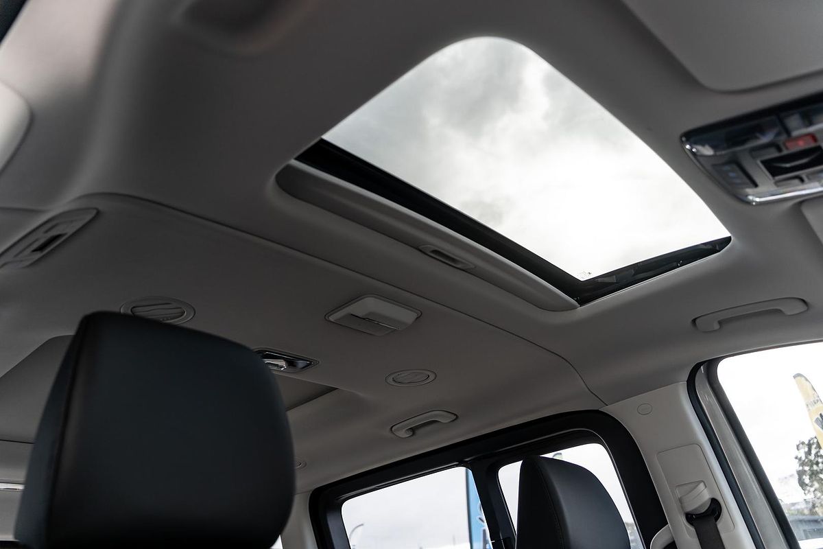 2024 Hyundai STARIA Highlander US4.V3