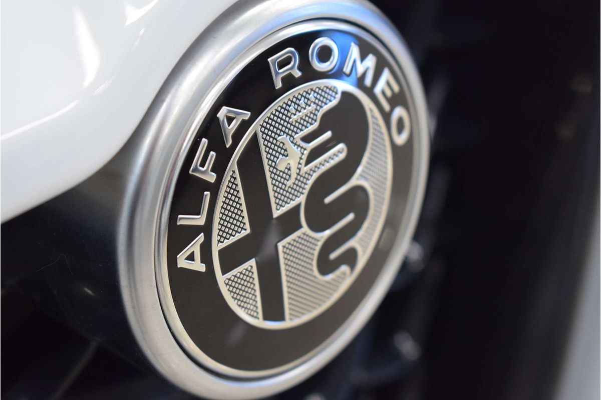 2023 Alfa Romeo Stelvio Veloce Series 4