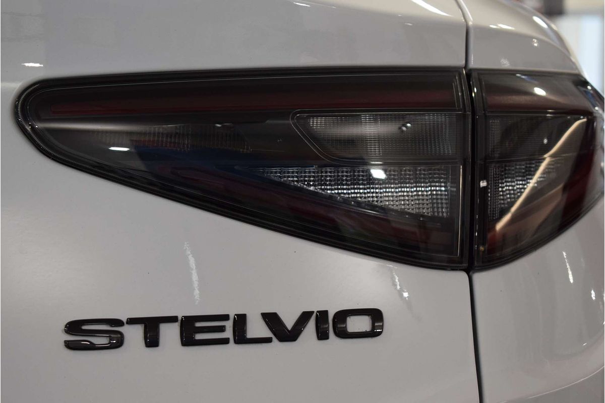 2023 Alfa Romeo Stelvio Veloce Series 4
