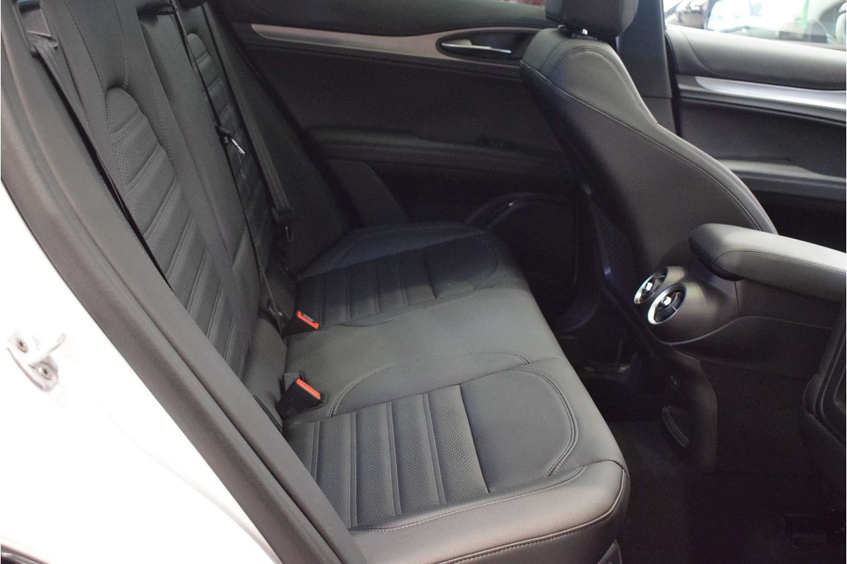 2023 Alfa Romeo Stelvio Veloce Series 4