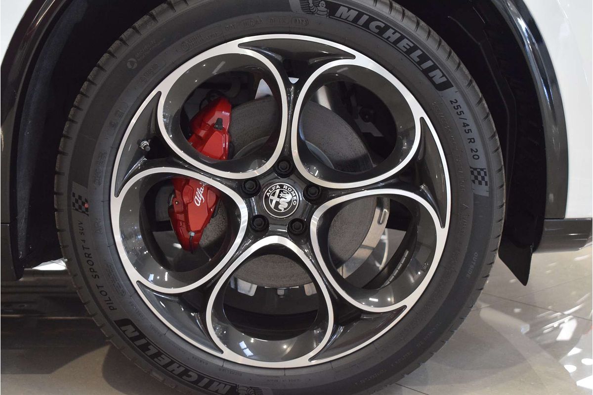 2023 Alfa Romeo Stelvio Veloce Series 4
