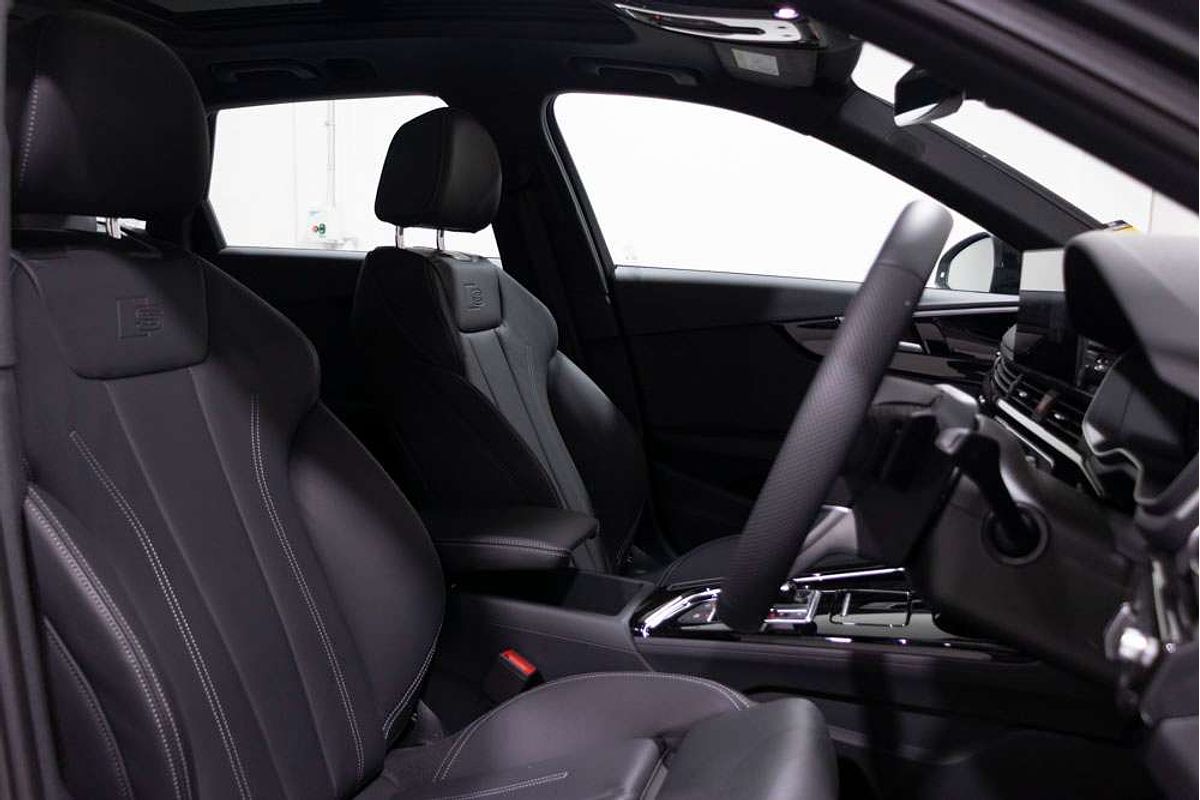2024 Audi A4 45 TFSI S line B9