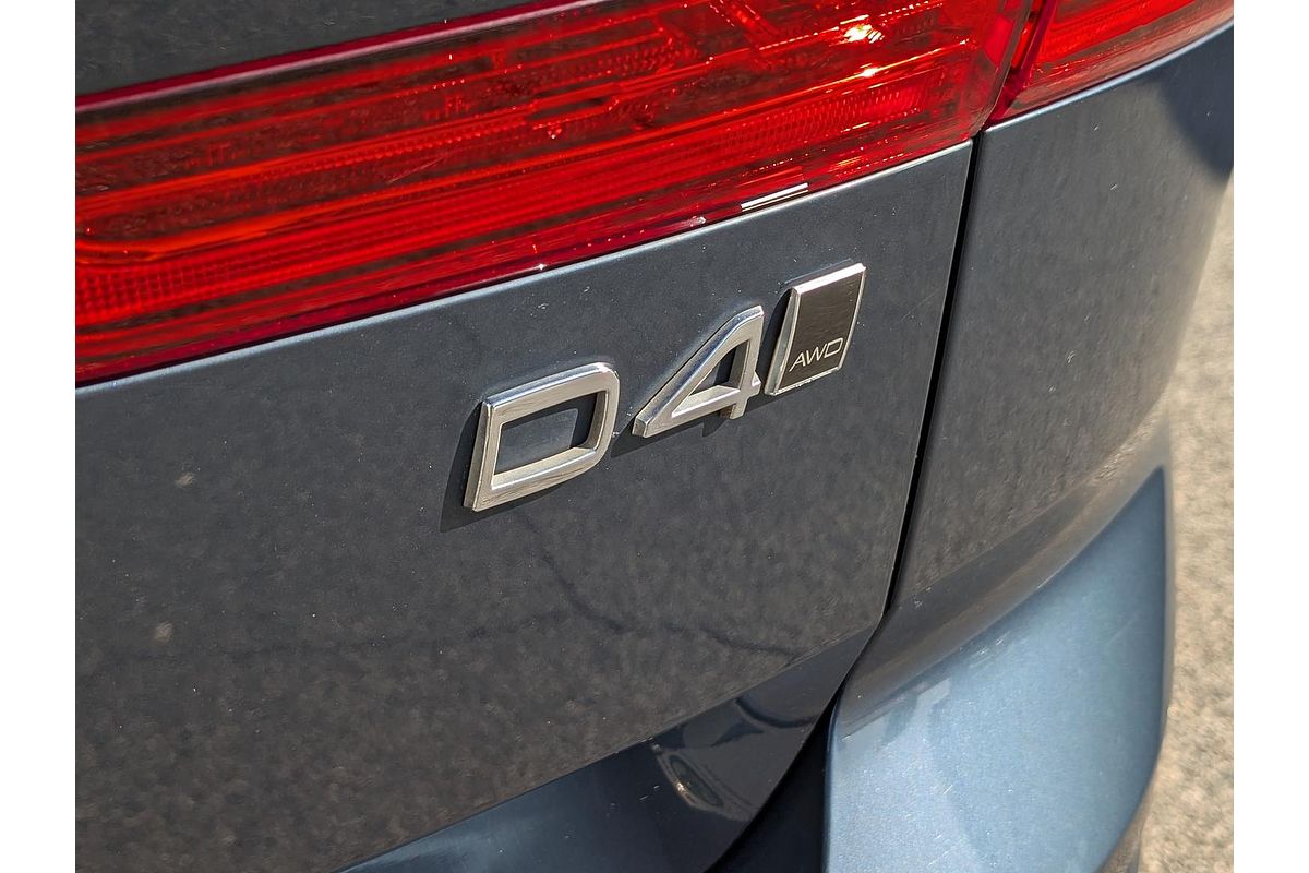 2018 Volvo XC60 D4 Momentum