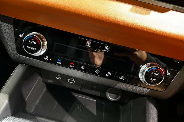 2024 Mitsubishi Outlander PHEV Exceed Tourer ZM