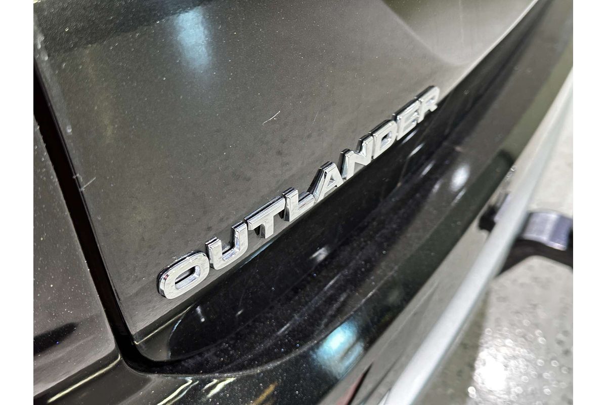 2024 Mitsubishi Outlander PHEV Exceed Tourer ZM