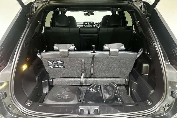 2024 Mitsubishi Outlander PHEV Exceed Tourer ZM