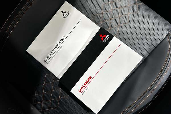 2024 Mitsubishi Outlander PHEV Exceed Tourer ZM