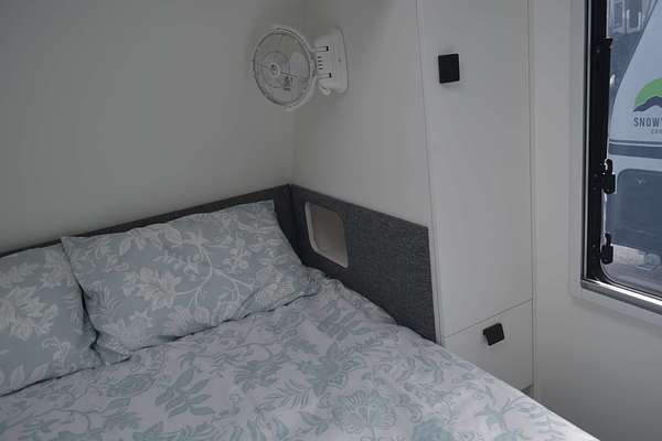 2025 New Age Manta Ray 16ft Embark