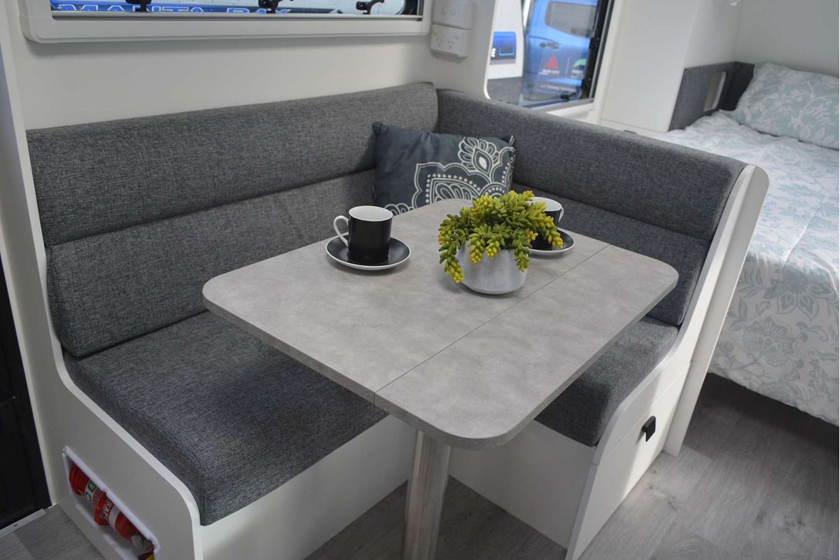 2025 New Age Manta Ray 16ft Embark