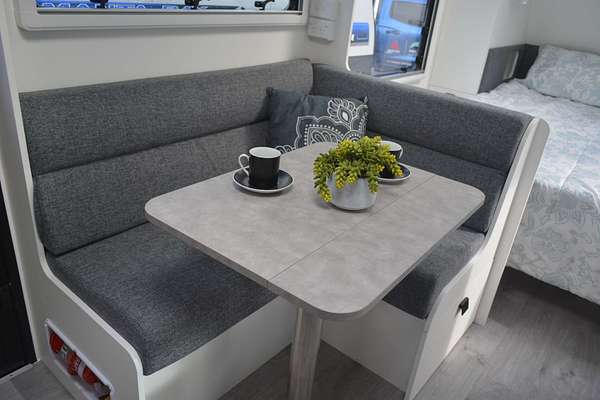 2025 New Age Manta Ray 16ft Embark