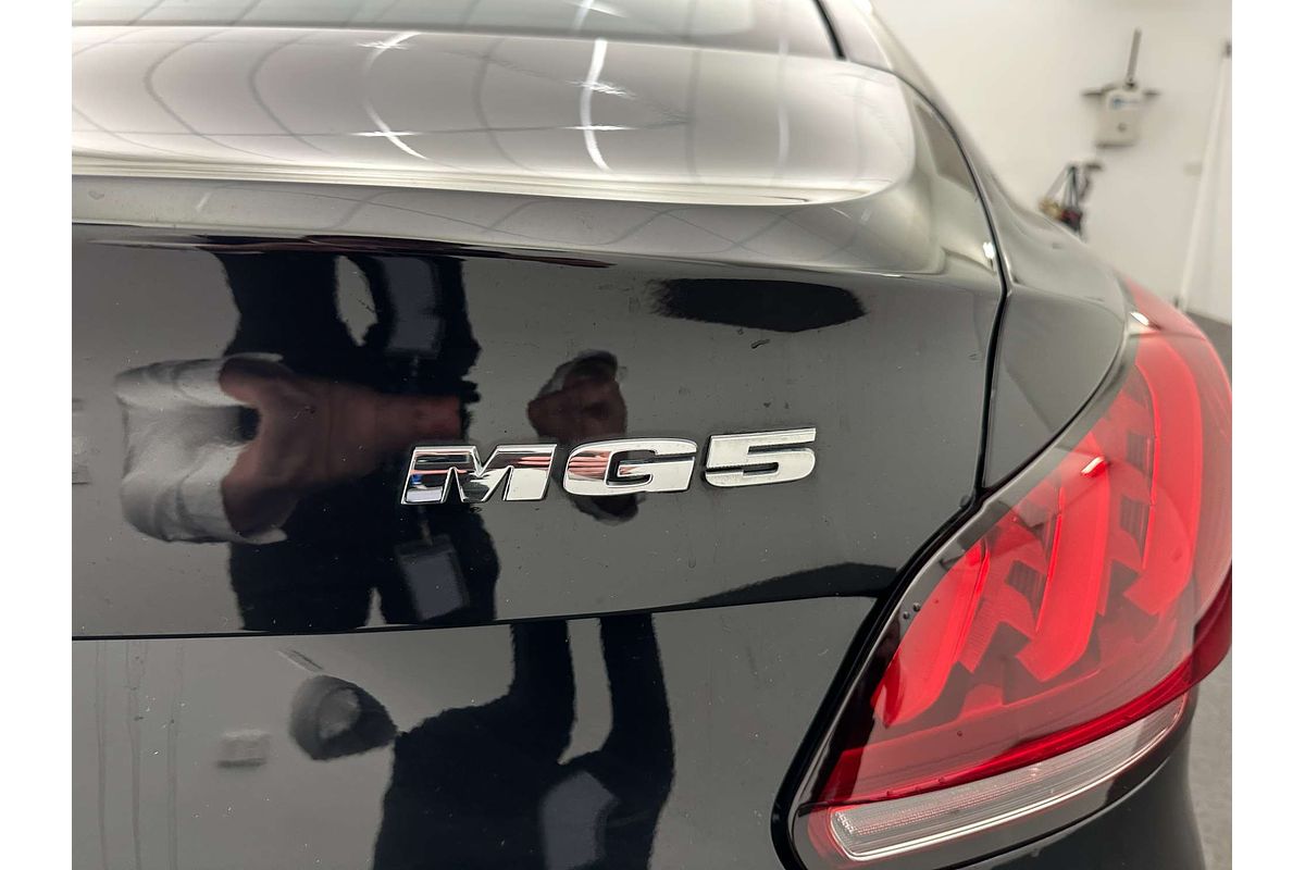 2025 MG MG5 Vibe